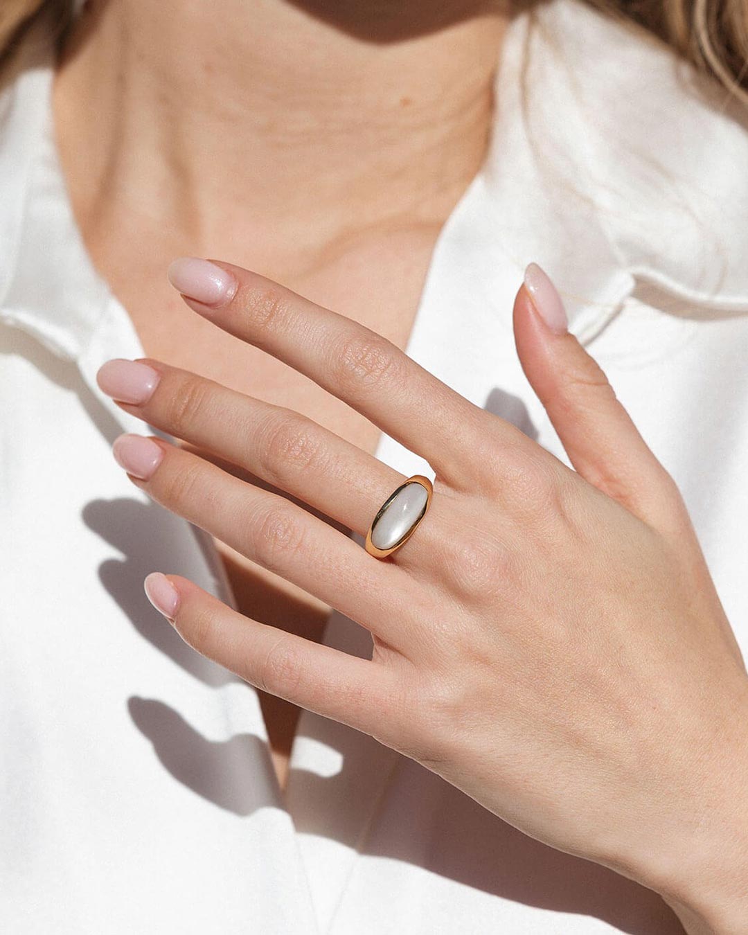 Kinas Moonstone Ring