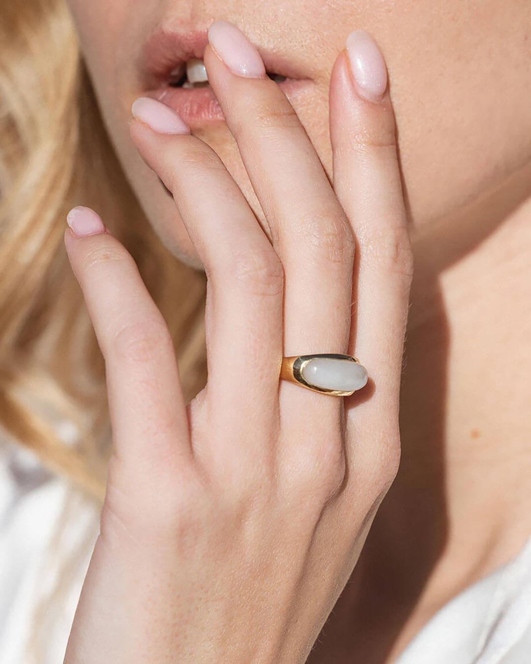 Kinas Moonstone Ring