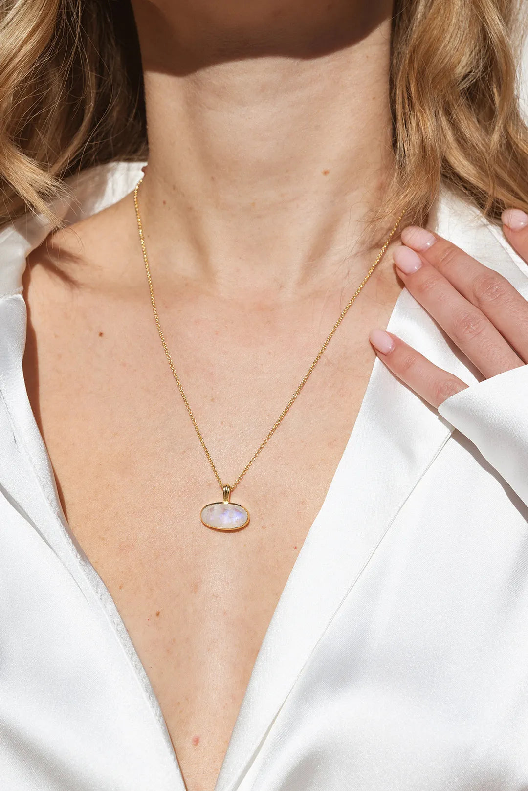 Bauzi Moonstone Necklace