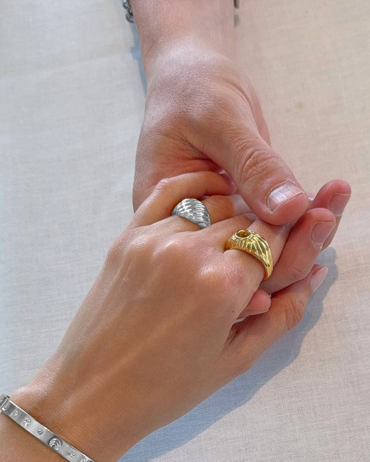 Anillo plateado Maude