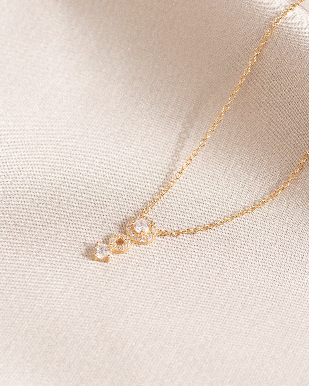 Air Zirconia Necklace