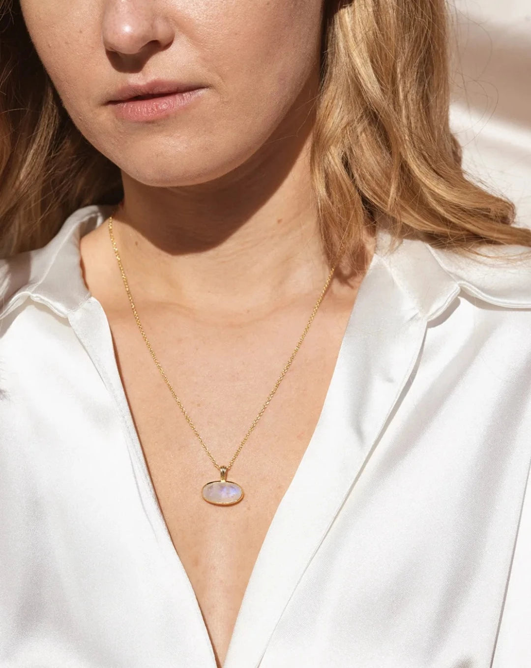 collar oro lunar bauzi